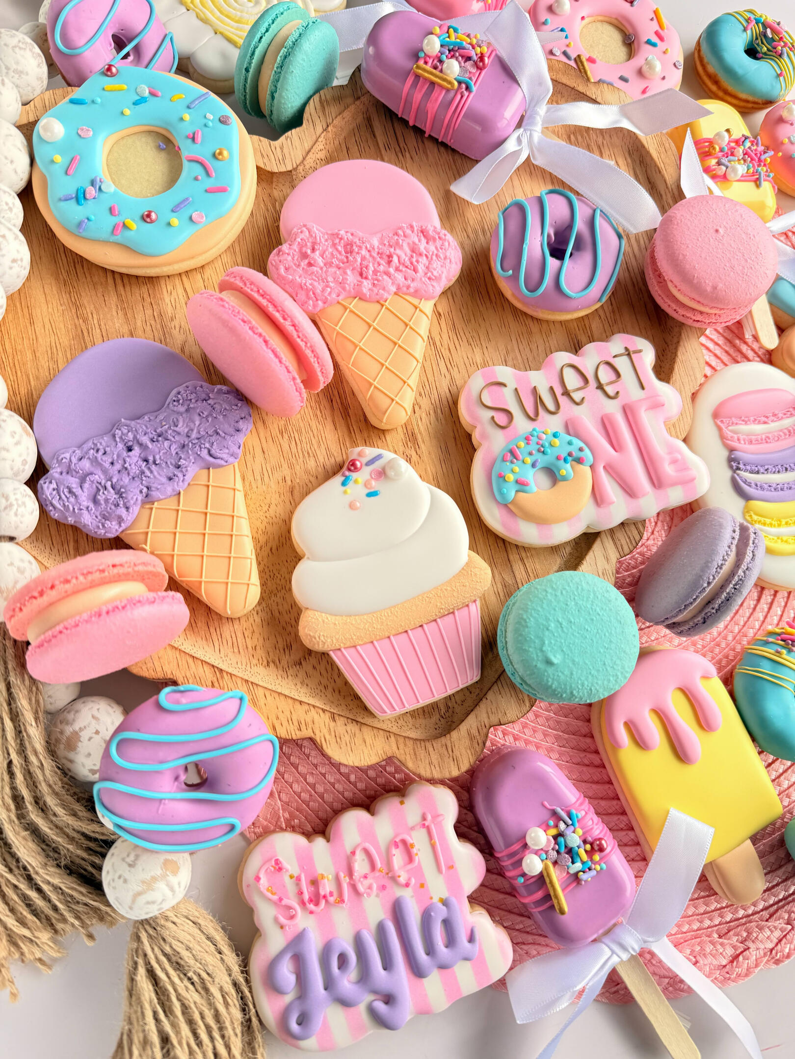 Oh My Macarons Oh My Macarons - Custom cookies & Sweet Treats
